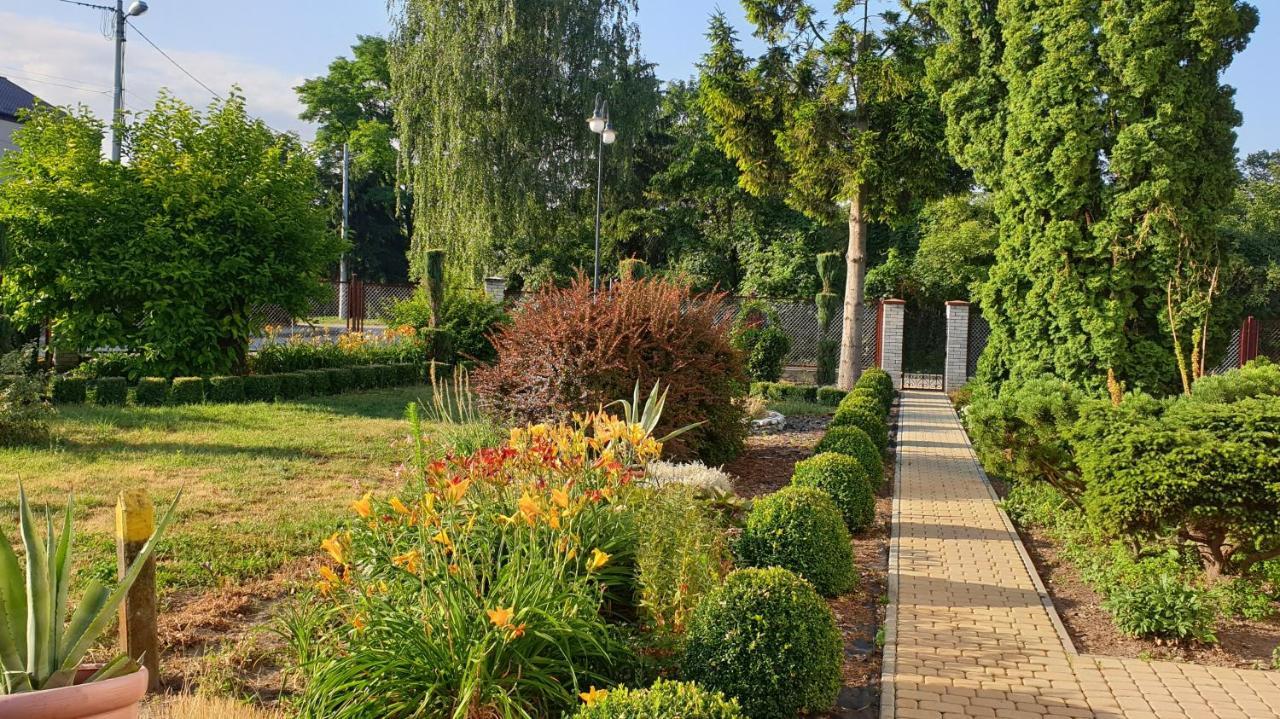Agroturystyka U Joli Pacanow Exteriör bild